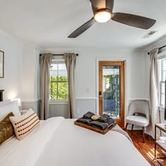 Charming Downtown 1 BR