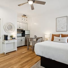 Cozy Studio in the Center of Downtown Charleston!
