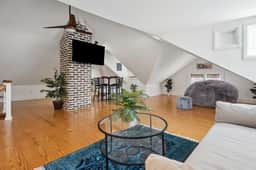 Unique and Spacious Apartment with Heated Pool - Image 3