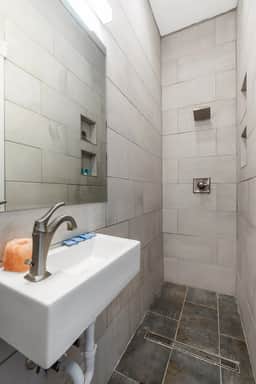 Cozy Suite in Downtown Charleston with HEATED POOL - Image 5