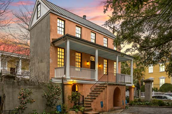 Charming Historic 1BR w/ Private Porch + Free Parking - Image 1