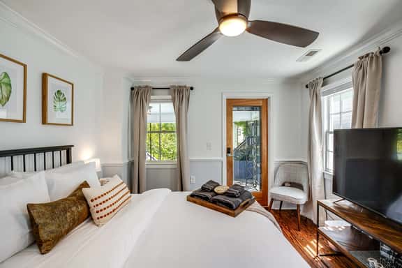 Charming Downtown 1 BR - Image 1