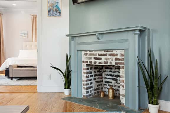 Bright Space With Natural Light, Private Balcony, and Heated Pool - Image 1