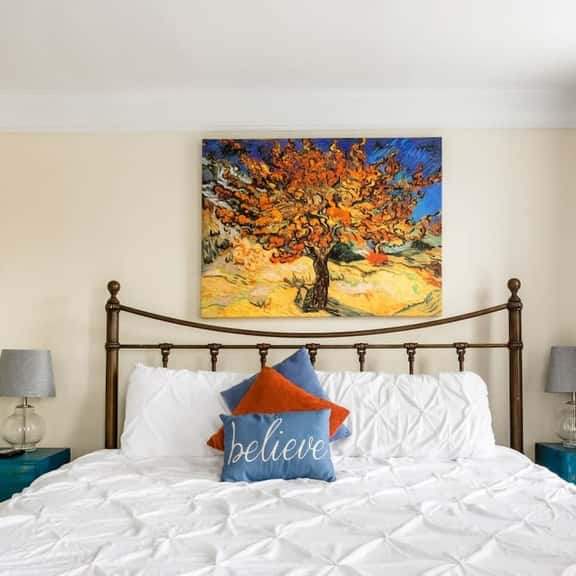 Beautiful Suite with Parking in Downtown Charleston - Image 1