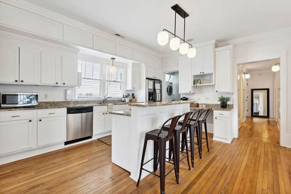 Downtown 3 Bedroom with Tons of Natural Light - Image 5