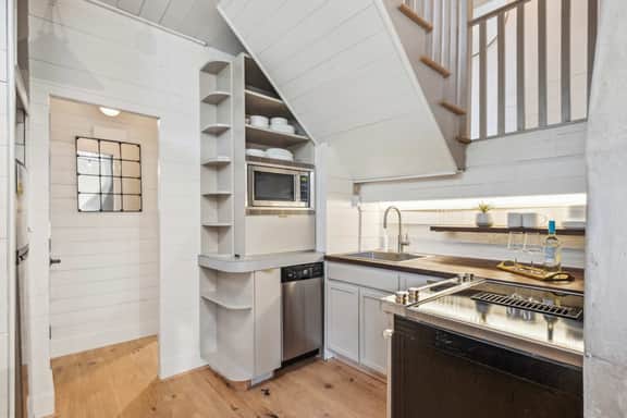 Revitalized Historical Southern Residence - Image 5
