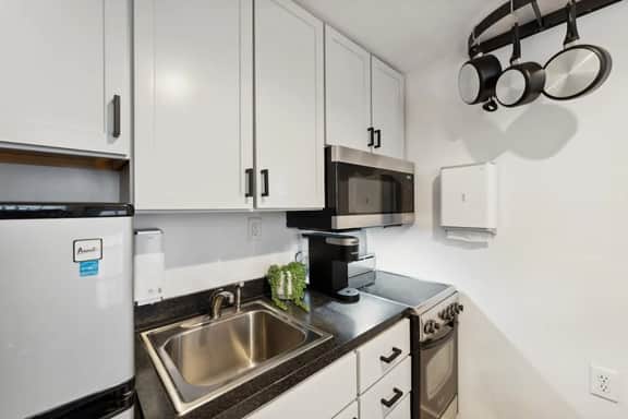 Exclusive Open Loft in Downtown Charleston - Image 5