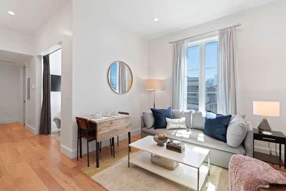 The Iris, Superior Suite - Image 5