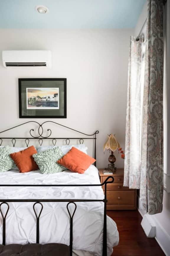 Charming Suite in the Heart of Charleston - Image 2