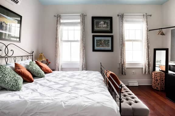 Charming Suite in the Heart of Charleston - Image 3