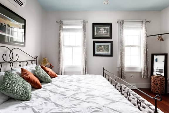 Charming Suite in the Heart of Charleston - Image 5