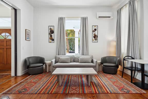 Artsy Apartment in Victorian Home with Heated Salt Water Pool - Image 4