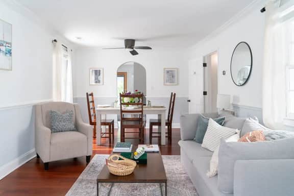 Beautifully Restored  Downtown Apartment - Image 5