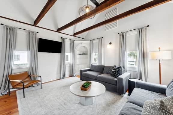Downtown 3BR with New Private Plunge Pool and Garden - Image 5